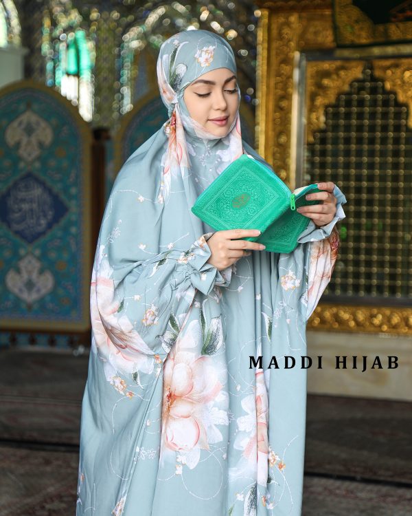 نمازی آستین دار